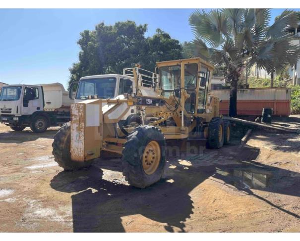 Foto de PIRAPETINGA/MG - Patrol Motoniveladora Caterpillar 120k 