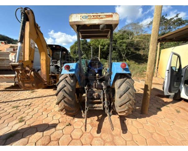 Foto de CARMÉSIA/MG - Trator New Holland, modelo TL75E