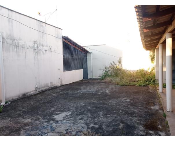 Foto de ITAÚNA/MG — Casa com 02 quartos no Bairro Godofredo Gonçalves (desocupada)