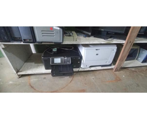 Foto de COLOMBO/PR - Sucatas diversas de TI, microcomputadores, monitores, impressoras, telefones