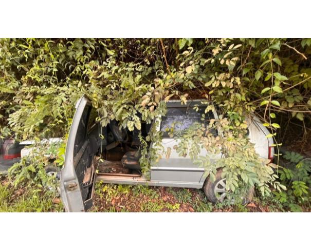 Foto de OLIVEIRA/MG - (CARRO) - SUCATA NÃO RECONHECÍVEL - FIAT UNO MILLE FIRE FLEX - 2006/2006