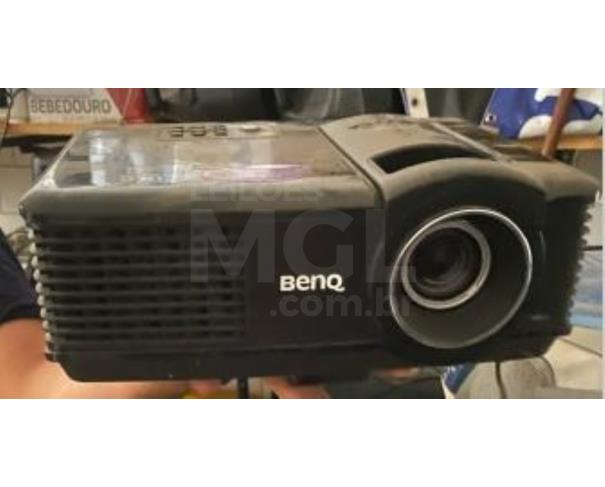 Foto de PORCIÚNCULA/RJ - Material de informática (monitores, DVD, mini system, notebook, som, cabos, câmeras de vigilância, retroprojetor, calculadora, impressora, CPUs). 