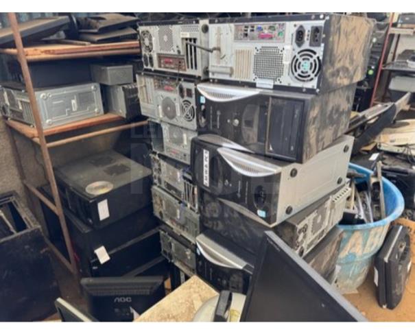 Foto de CAMPO DOS GOYTACAZES/RJ-Eletrônicos, informática (CPUS, monitores, estabilizadores, teclados, impressoras, ares condicionados, televisores, impressoras).