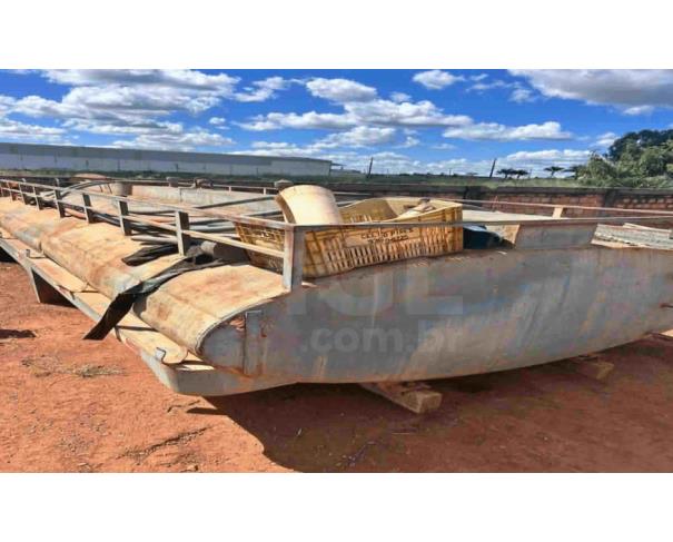 Foto de VIANÓPOLIS/GO - Tanque metálico tipo pipa/carroceria-tanque, de grande capacidade, com estrutura alongada, guarda-corpo superior, 10mil litros