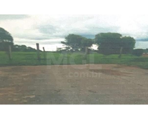 Foto de OLIVEIRA/MG – Lote com a área de 2.170m², situado no bairro Recanto da Serra