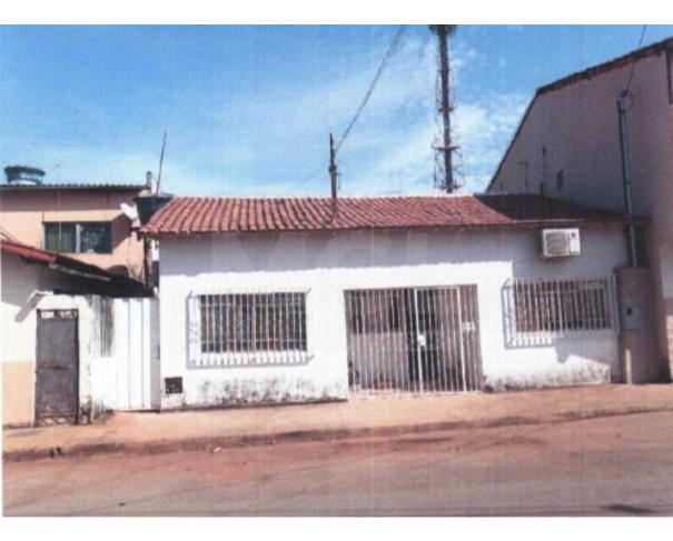 Foto de PARACATU/MG- RESIDENCIA DE N° 7 NO BAIRRO AMOREIRAS.