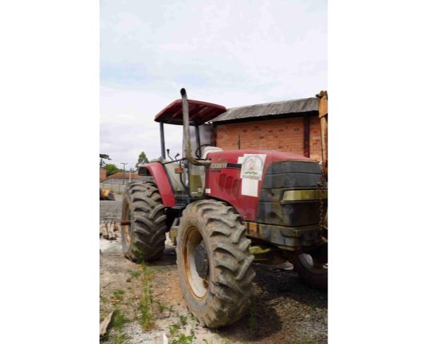 Foto de BELA VISTA DO TOLDO/SC - Trator agrícola Case IH, modelo Maxxum, cor vermelho