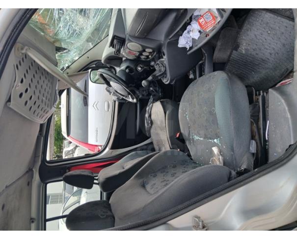 Foto de ITAÚNA/MG- FIAT DOBLO ELX 2005/2006 BAIXADO- PA13525