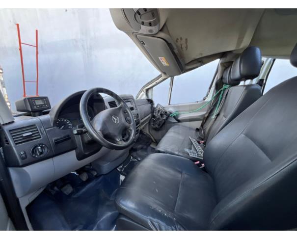 Foto de ITAÚNA/MG- VAN MERCEDES BENZ 415 CDI  SPRINTER M 16 LUGARES 2019/2019 -PA12354