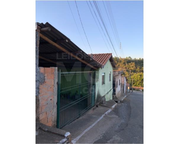 Foto de SANTANA DO JACARÉ/MG — Casa com lote de 169,15,50m² no Centro.