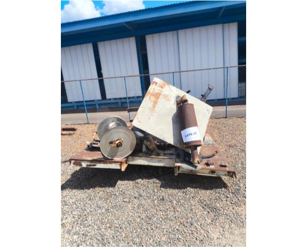 Foto de Brasília/DF - SUCATA DE EQUIPAMENTO DE JATO D'ÁGUA, TOMBAMENTO N° 10002, P/DESOBSTRUÇÃO E LIMPEZA DE REDES DE SANEAMENTO, MARCA: CONSMAQ, SÉRIE: 60