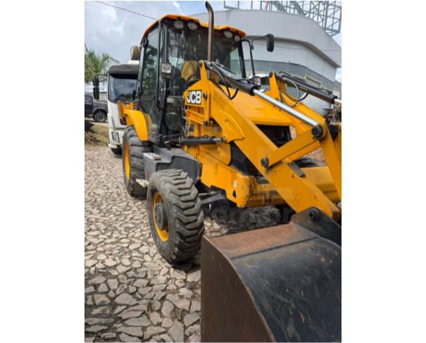 Foto de DIVINÓPOLIS/MG - RETROESCAVADEIRA JCB - ANO: 2023/2023 - PA13058
