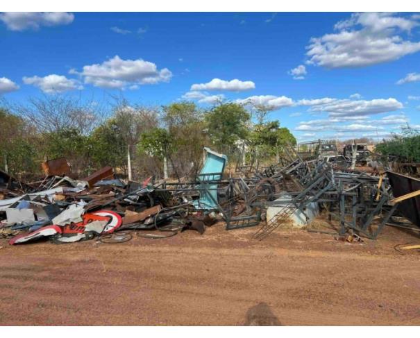 Foto de PICOS/PI - LOTE COMPOSTO POR  FIAT/UNO MILLE ECONOMY, 2011/2012, FLEX E SUCATA DE FERRAGENS EM GERAL 