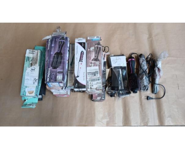 Foto de ITAÚNA/MG - KIT COM 19 ESCOVA SECADORA E PRANCHA