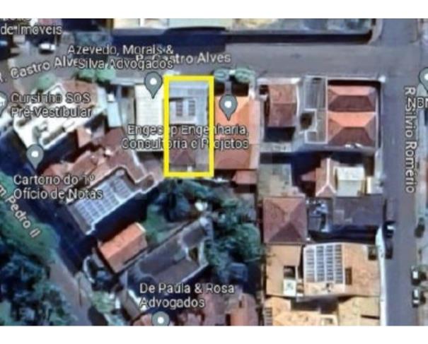 Foto de FRUTAL/MG – Casa edificada em um lote com 344,00m², situada no Centro