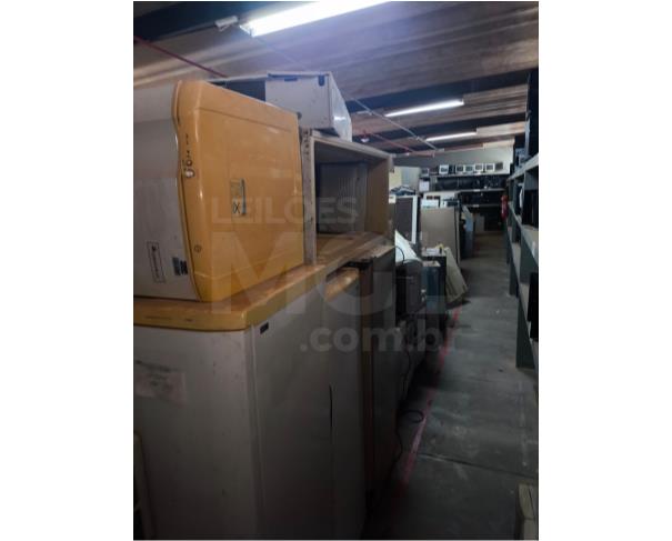 Foto de Brasília/DF - SUCATA DE ESTUFAS, AR CONDICIONADOS, GELADEIRAS, BEBEDOUROS, MICRO-ONDAS, FOGÃO E AUTOCLAVES E EQUIPAMENTOS EM GERAL.