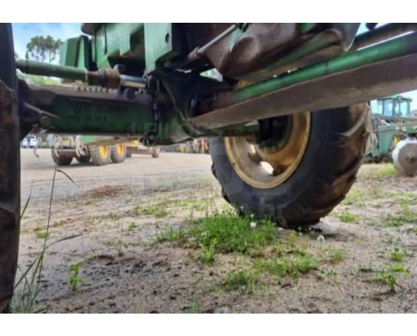 Foto de CAMPESTRE DA SERRA/RS - Trator Agrícola Cabinado John Deere– modelo 5600 – 4x4