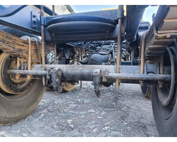 Foto de ITAÚNA MG - CAMINHÃO NO CHASSI TRUCADO  - VW 24.250 CLC 6X2 - NO DOCUMENTO ESTÁ COMO CARROCERIA FECHADA