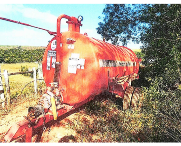 Foto de NEPOMUCENO/MG - TANQUE DISTRIBUIDOR DE ÁGUA OU ADUBO ORGÂNICO IPACOL - CHORUMEIRA 