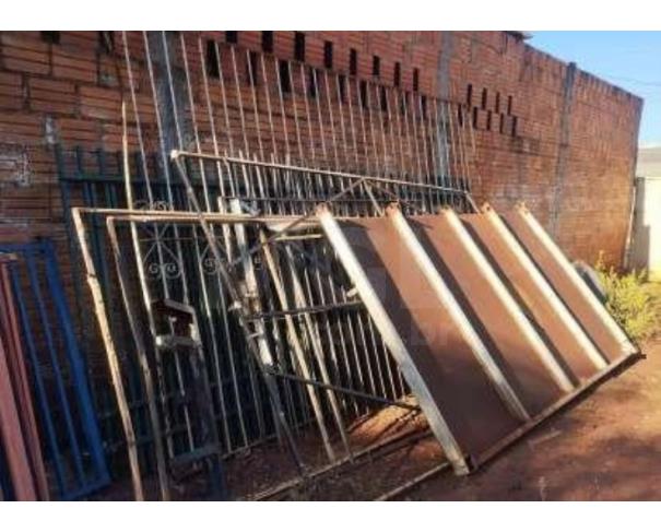 Foto de CRUZÁLIA/SP - SUCATAS DE MATERIAIS DE METAL INSERVIVEIS
