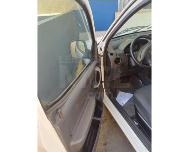 Foto de APIACÁ/ES-Peugeot Partner 1.6 2021/2022