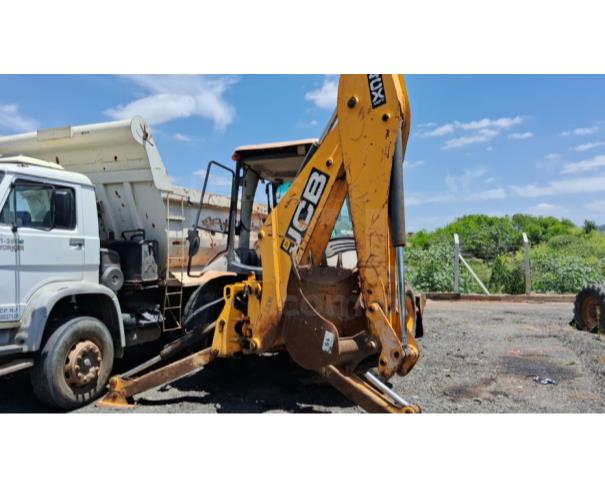 Foto de ITAÚNA/MG-RETROESCAVADEIRA JCB 4CX 2012