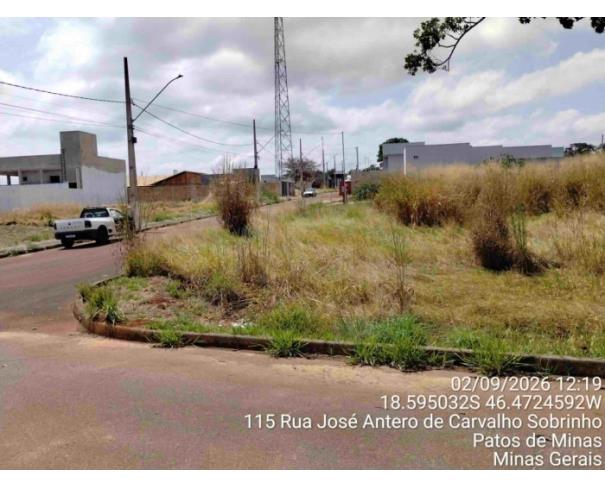 Foto de PATOS DE MINAS/MG - Lote urbano com área de 1.186,02 m², localizado na Rua Agostinho Rodrigues Galvão, bairro Afonso Queiroz