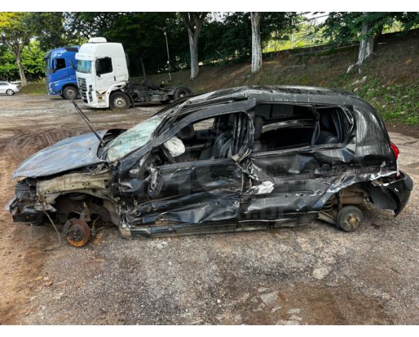 Foto de ITAÚNA/MG- SUCATA - RENAULT CLIO EXP 1.0 16VH 2005/2005-  PA12912