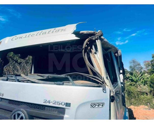 Foto de INHAPIM/MG - Caminhão VW 24.250 CNC 6X2, 2011/2012, DIESEL 