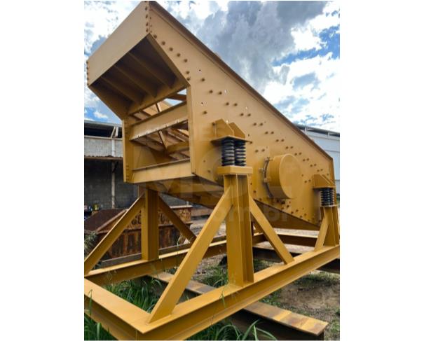 Foto de ITAÚNA MG - 2 UNIDADES  PENEIRA 4015  3 DECKS  BASE MOLAS BASE MOTOR ACIONAMENTO CARDAN  VALOR R$250.000,00 cada