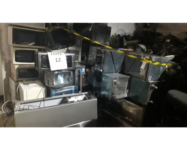 Foto de CARAPICUÍBA/SP-Micro-ondas, bebedouros, cafeteiras, ventiladores
