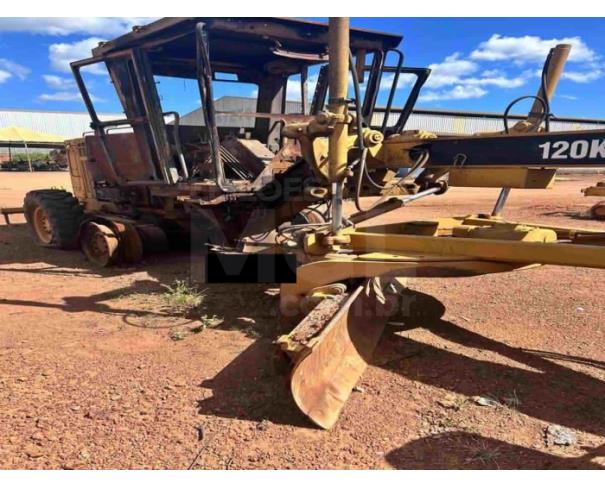 Foto de VIANÓPOLIS/GO - Motoniveladora Caterpillar, modelo 120K, ano 2014