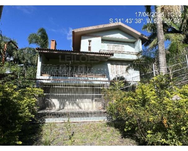 Foto de PELOTAS/RS — Casa com 4 quartos e 2 Vagas na Garagem (7049520050143)