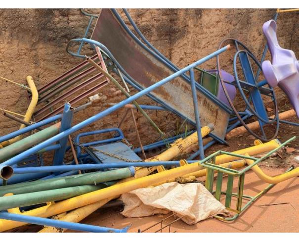 Foto de TIROS/MG - LOTE COMPOSTO POR MÓVEIS, EQUIPAMENTOS, ELETRÔNICOS E BENS DIVERSOS