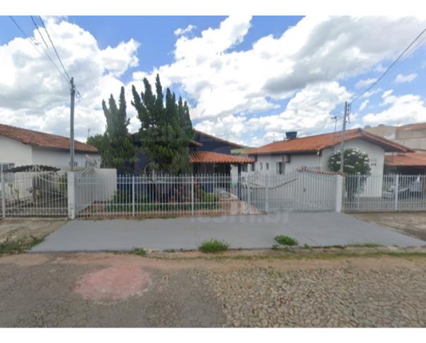 Foto de PARÁ DE MINAS/MG — [Fração ideal de 11% sobre] casa e seu lote no bairro São Luiz 