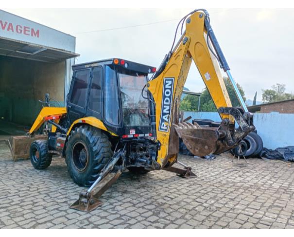 Foto de NOVA BRESCIA/RS - Retroescavadeira Randon, modelo RD406