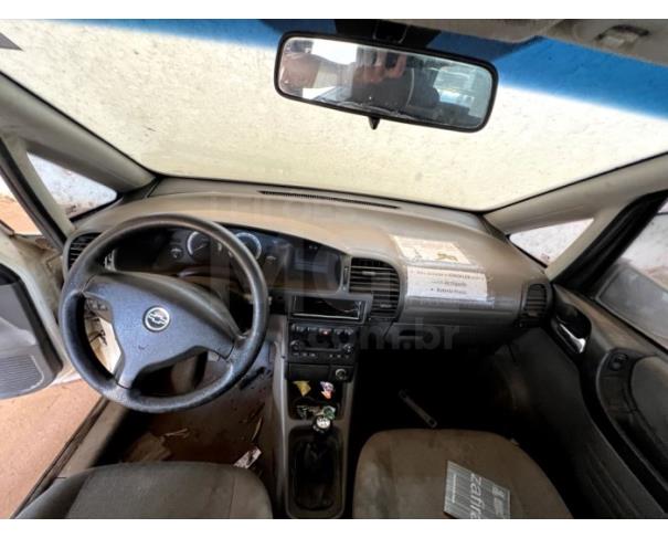 Foto de LAVRAS/MG - CHEVROLET ZAFIRA CONFORT - 2010/2010 - COR : BRANCO 