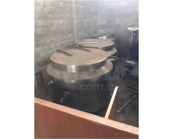Foto de CRUZEIRO/SP - Panelas de pressão industrial.
