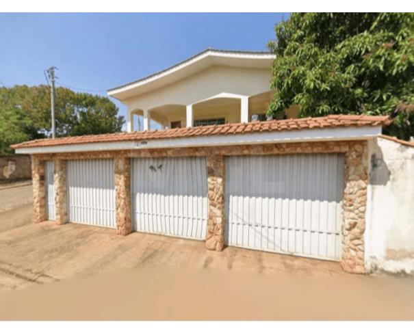 Foto de GUARANÉSIA/MG - Casa com 3 quartos sendo 1 suíte no Centro. 
