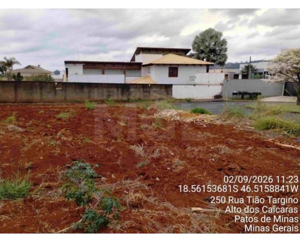 Foto de PATOS DE MINAS/MG - Lote urbano com área de 3.129,60 m², localizado na Rua Tião Targino, bairro Alto dos Caiçaras