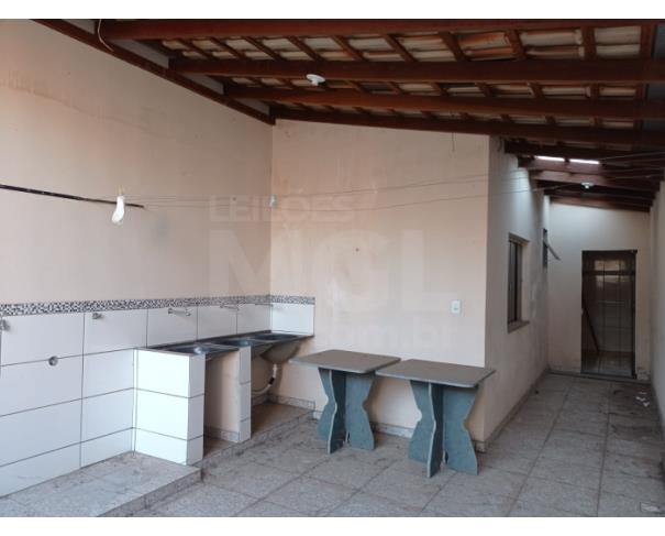 Foto de ITAÚNA/MG — Casa com 02 quartos no Bairro Godofredo Gonçalves (desocupada)