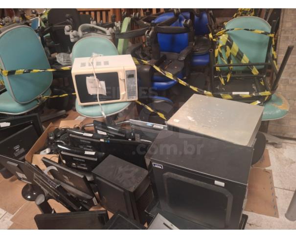 Foto de VARGINHA/MG - Lote contendo micro-ondas, computadores, monitores e demais equipamentos e acessórios de informática