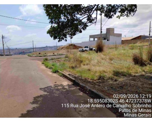 Foto de PATOS DE MINAS/MG - Lote urbano com área de 1.186,02 m², localizado na Rua Agostinho Rodrigues Galvão, bairro Afonso Queiroz