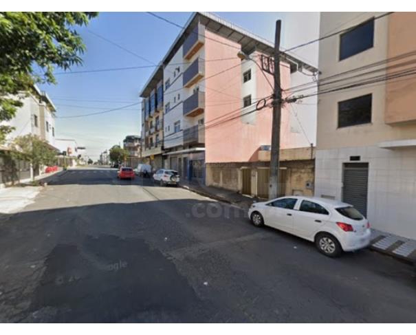 Foto de DIVINÓPOLIS/MG — [Fração ideal de 8,33% sobre] casa e seu lote de terreno
