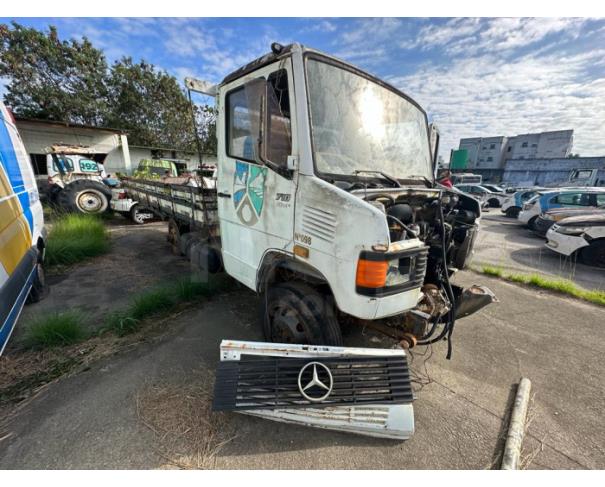 Foto de RIO DAS OSTRAS/RJ - CAMINHÃO MERCEDES MB 710(CARGA