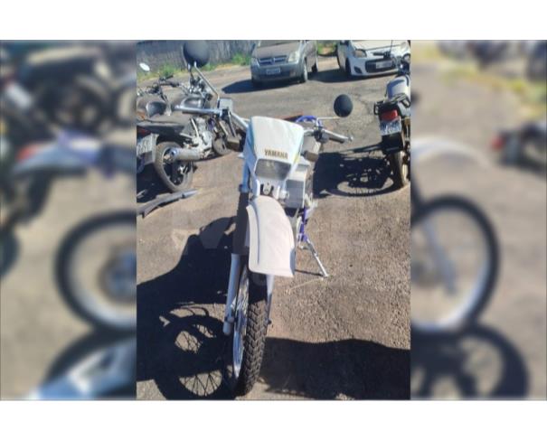 Foto de APARECIDA DE GOIÂNIA/GO - Motocicleta YAMAHA DT 200R - PARA RETIRADA DE PEÇAS - MOTOR INSERVÍVEL 