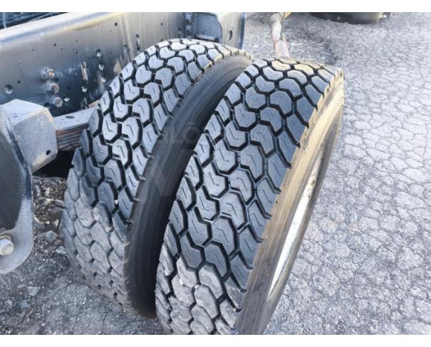 Foto de ITAÚNA MG - CAMINHÃO NO CHASSI TRUCADO  - VW 24.250 CLC 6X2 - NO DOCUMENTO ESTÁ COMO CARROCERIA FECHADA