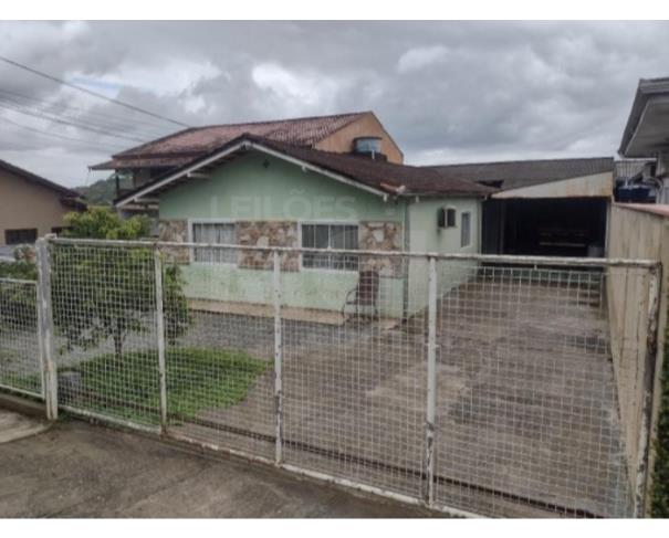 Foto de JOINVILLE/SC — Casa com lote de  362,70m² no Bairro Boehmerwald
