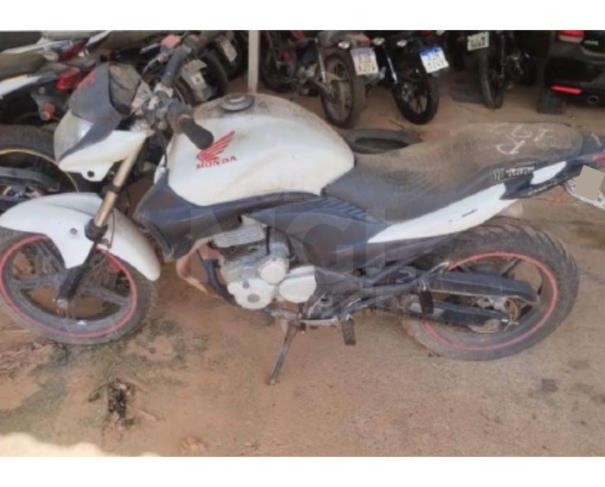 Foto de MURIAÉ/MG - Motocicleta HONDA CB 300R - 2012/2012