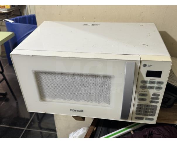 Foto de CAMPO DOS GOYTACAZES/RJ- Diversos (CPUs, ventiladores, impressoras, ares condicionados, moveis, bebedouros, micro-ondas, TV, geladeira).